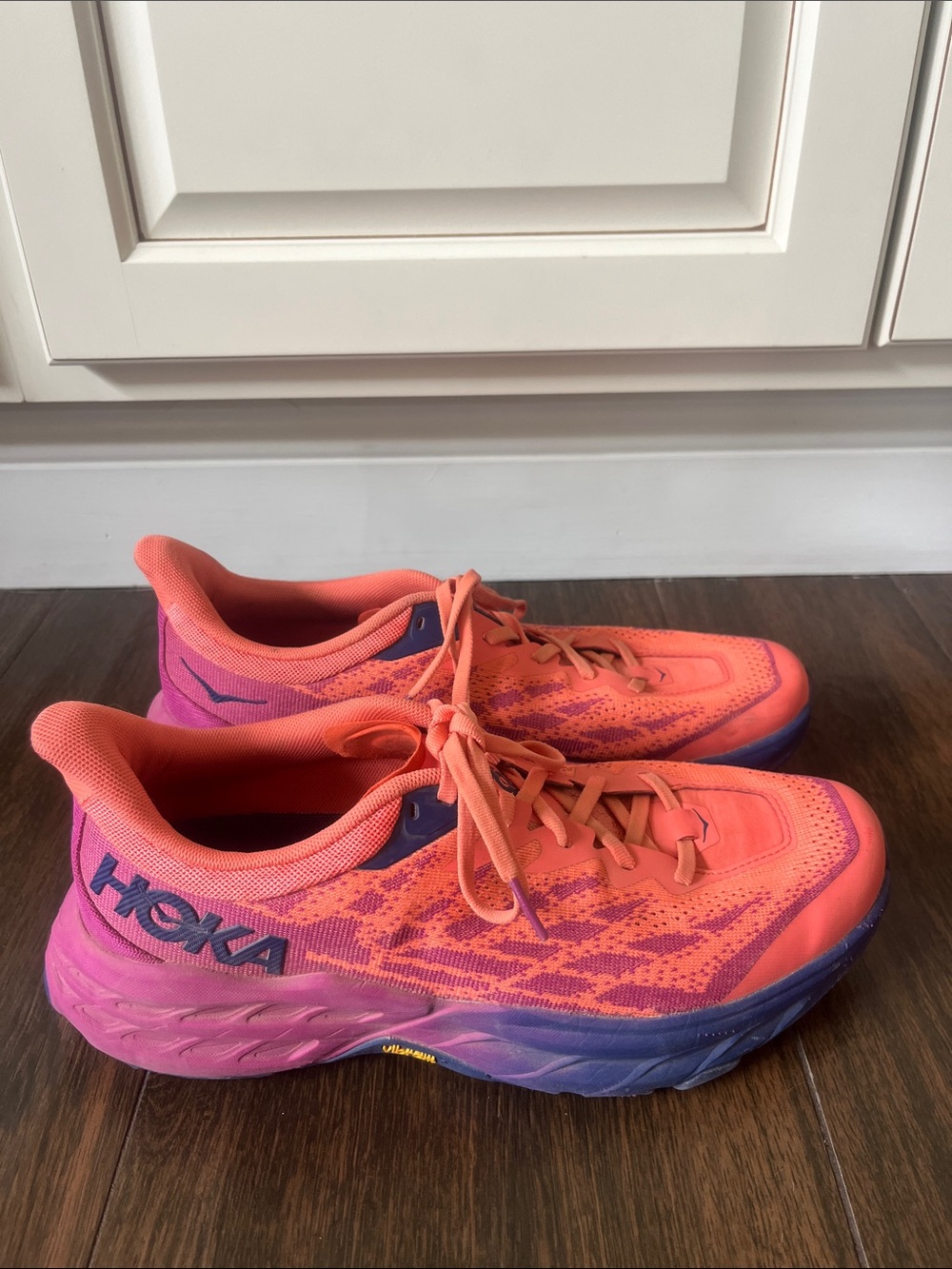Hoka Speedgoat 5 Sneakers - Picture 2 of 6